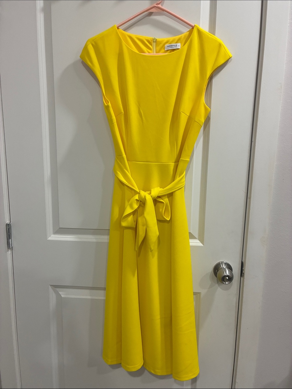 Chic Yellow Tie-Waist Dress